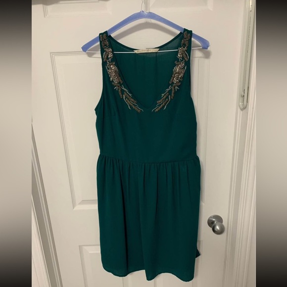 Beautiful emerald green dress with beadwork from Zara - Picture 1 of 4